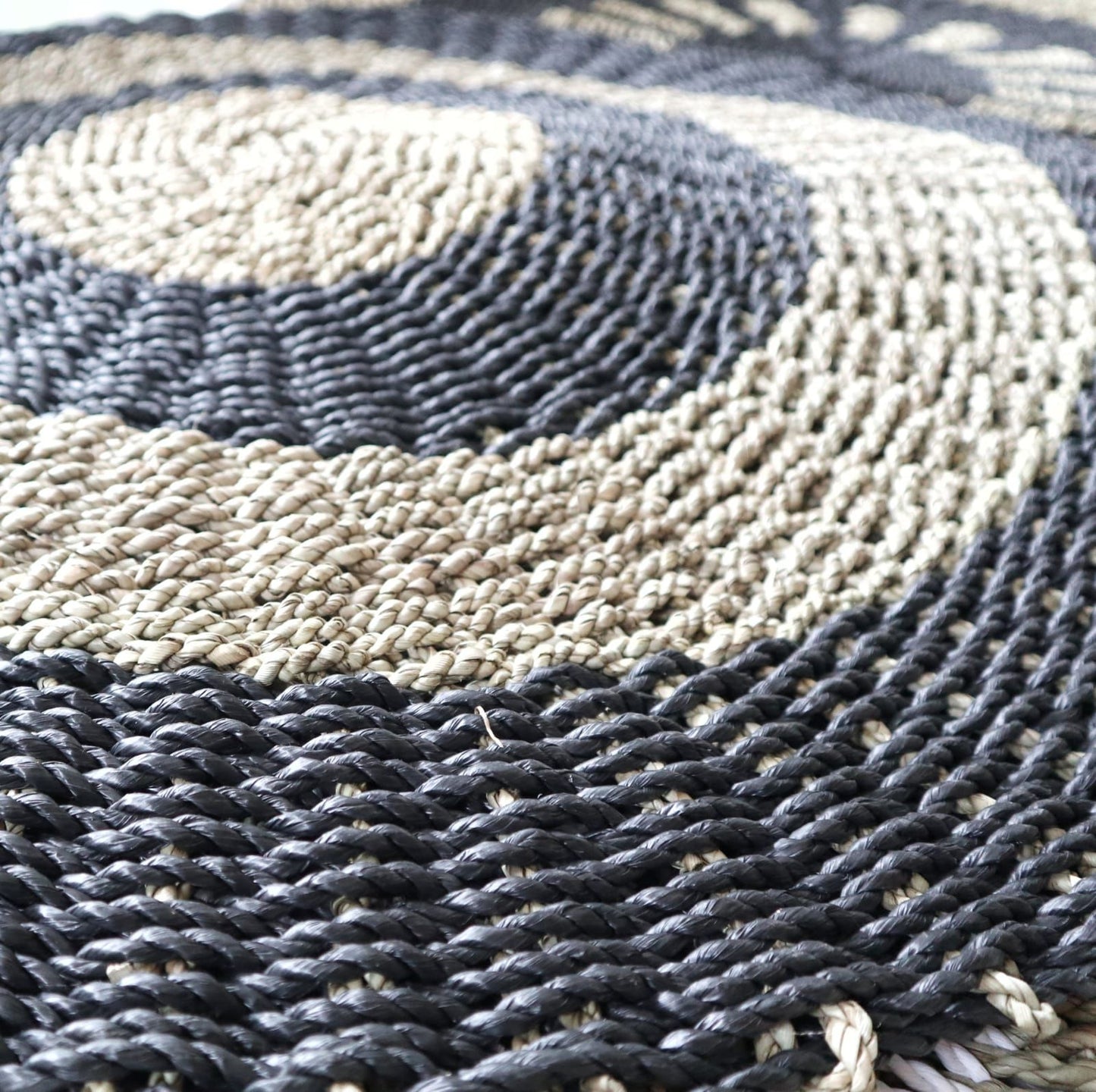 Handwoven Black & Tan Seagrass Rug - 100cm