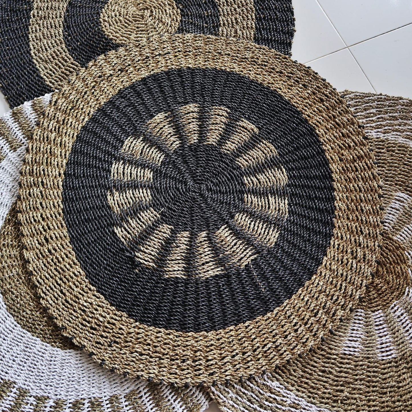 Handwoven Tan & Black Seagrass Rug - 100cm