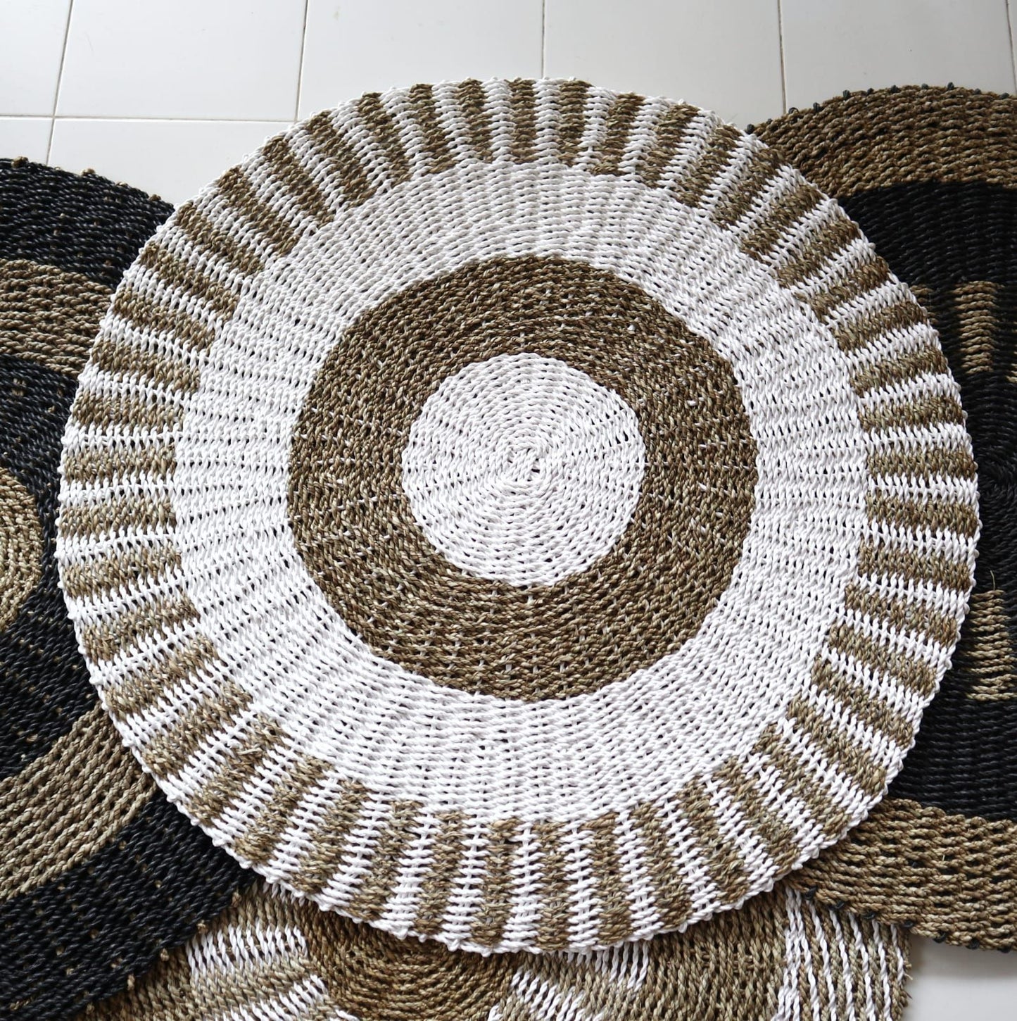 Handwoven White & Tan Seagrass Rug - 100cm