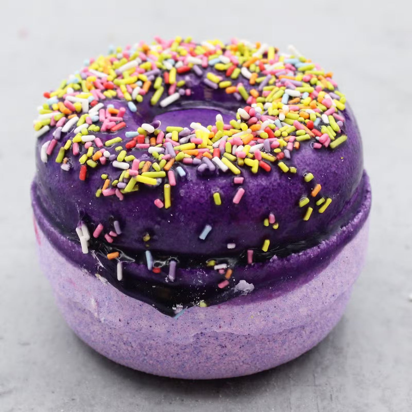 Blackberry & Almond Doughnut Bath Bomb - 180g - Bath & Soak