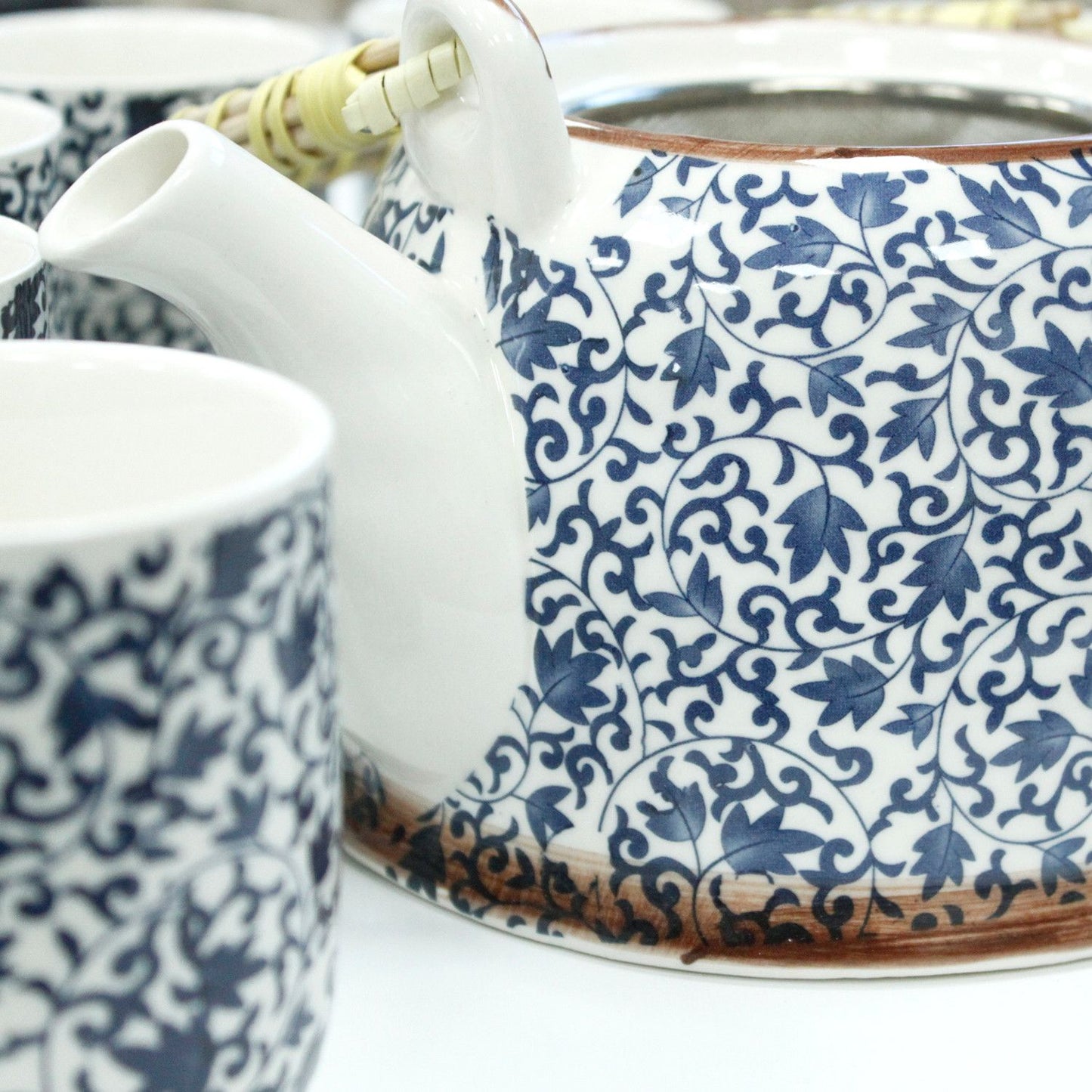 Herbal Teapot Set: Strainer & 6 Cups - Blue Pattern