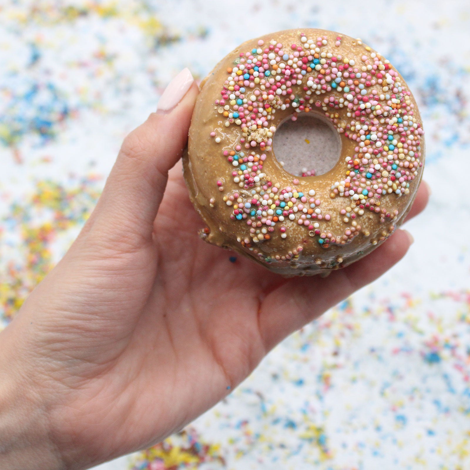Toffee & Caramel Doughnut Bath Bomb - 180g