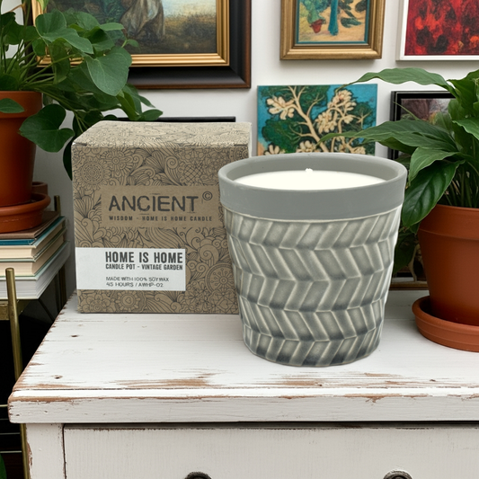 Vintage Garden Scented Candle Pot - 45 Hour Burn - Bath & Soak