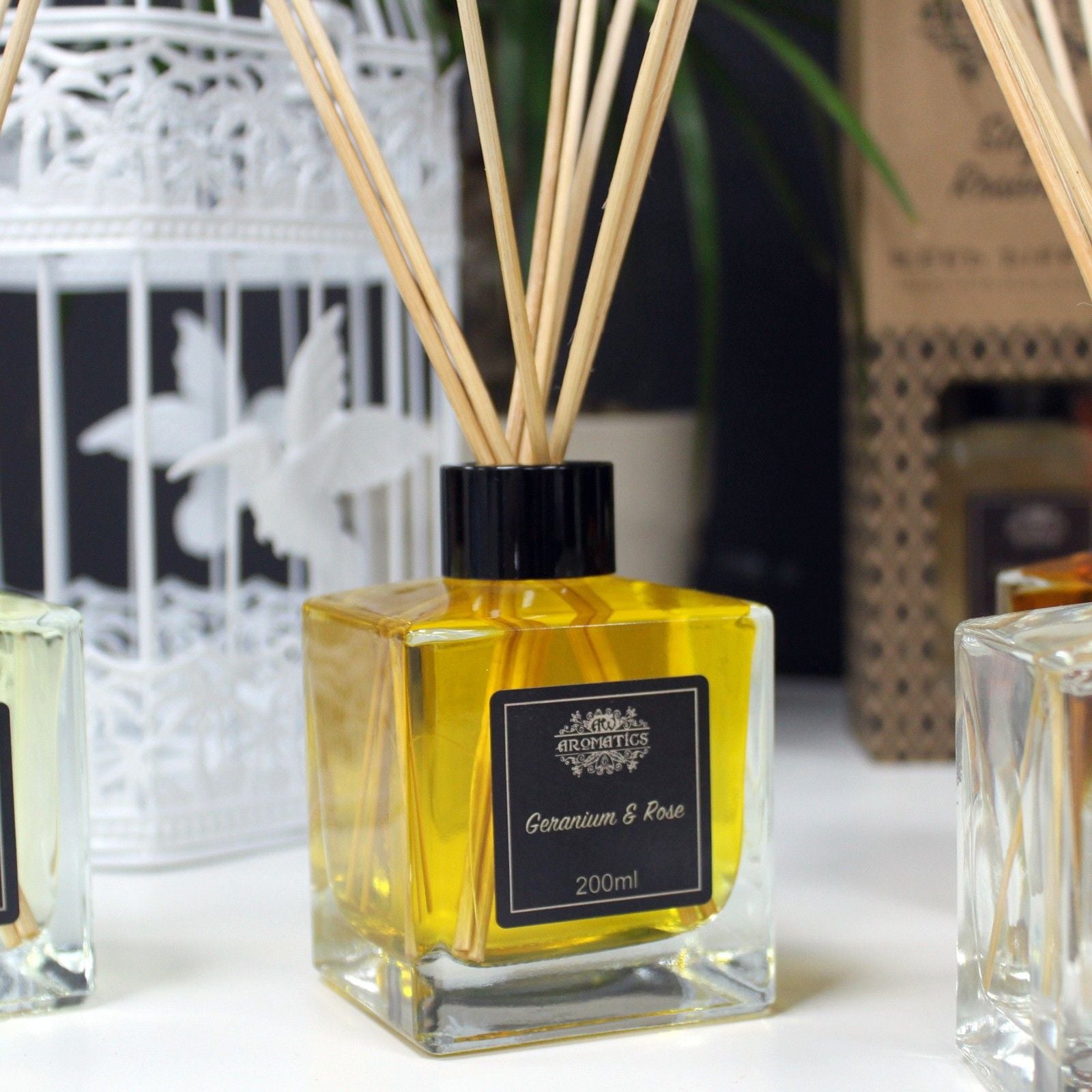 Geranium & Rose Reed Diffuser: Calming Aroma - 200ml