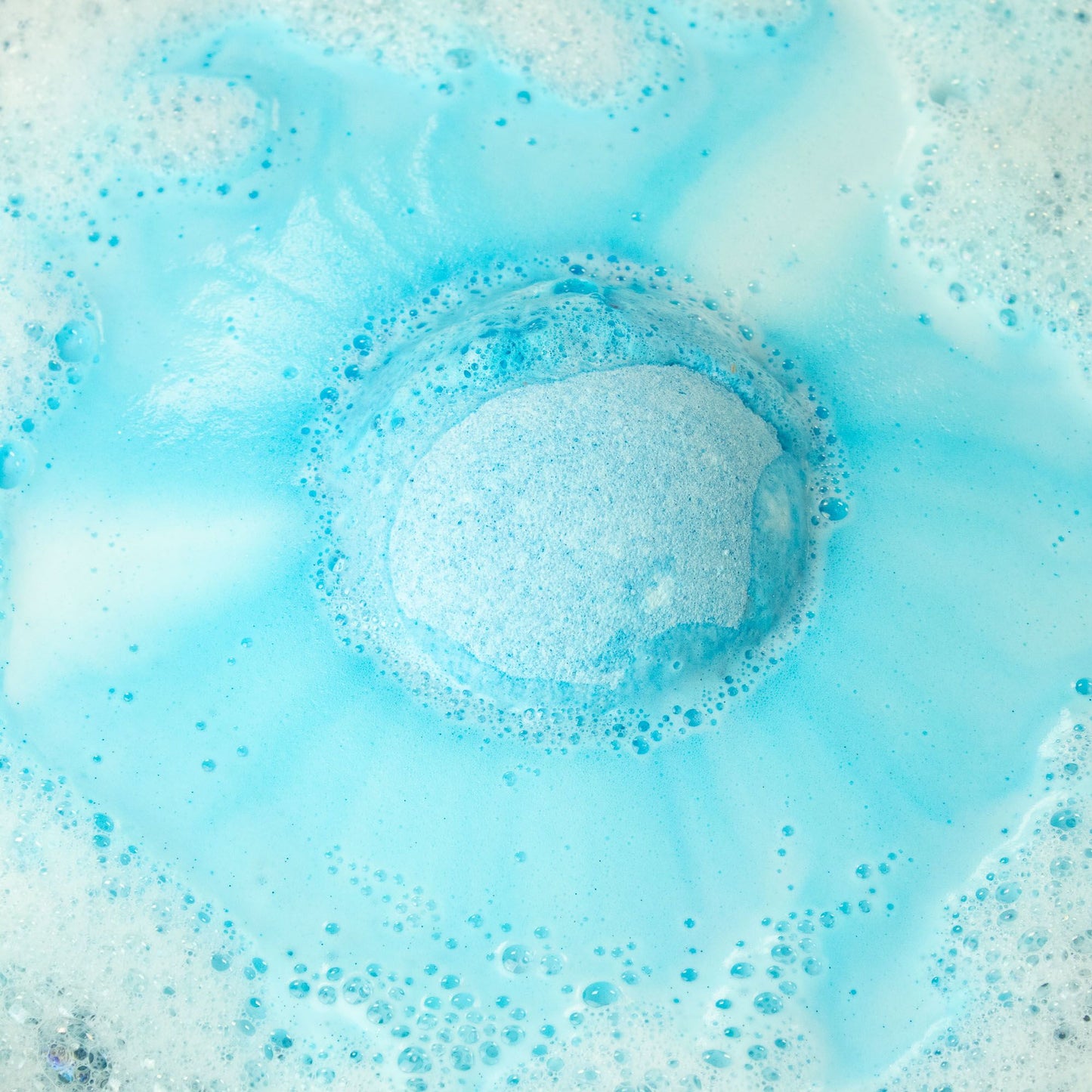 Elemental Crystal Bath Bomb: Water & Ice - 180g