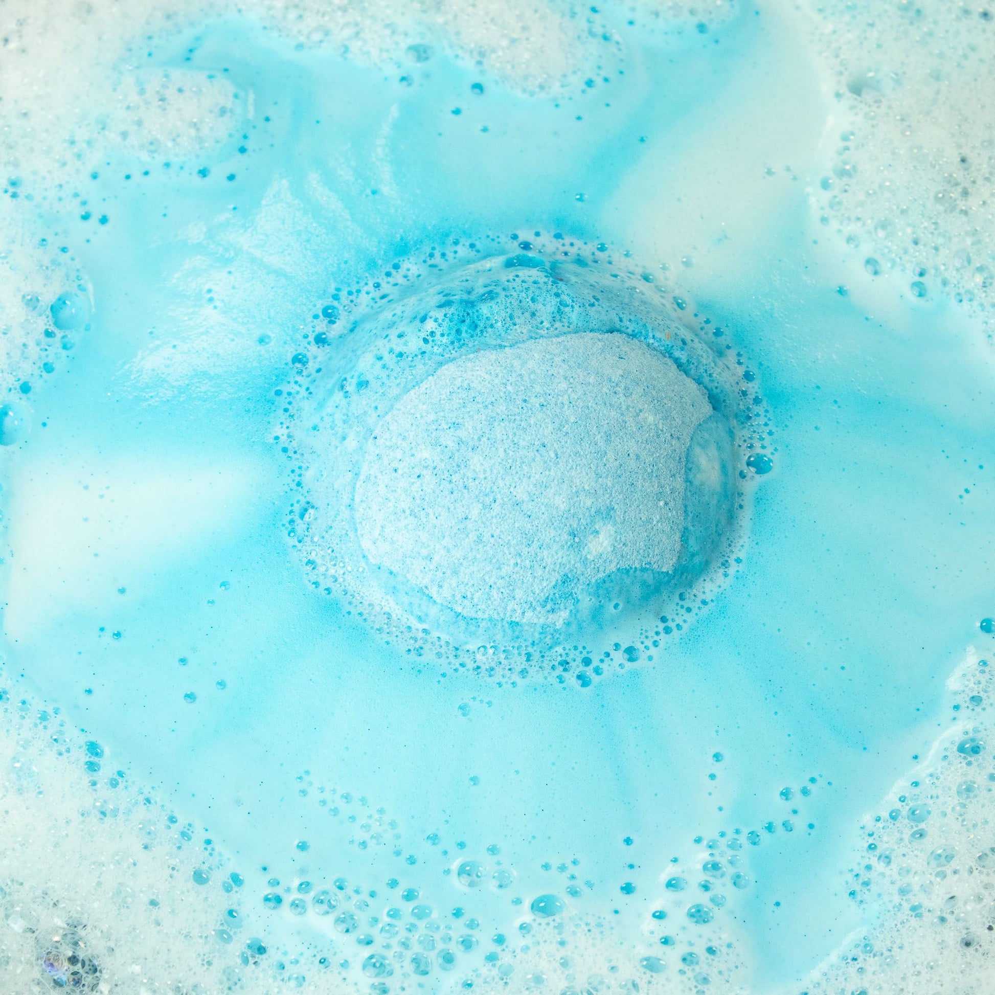 Elemental Crystal Bath Bomb: Water & Ice - 180g