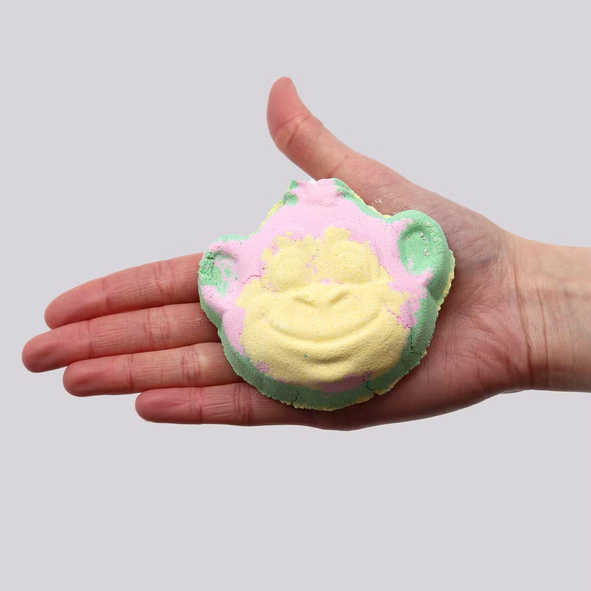 🐵 Guava & Strawberry Scented Monkey Bath Bomb For Kids - 90g