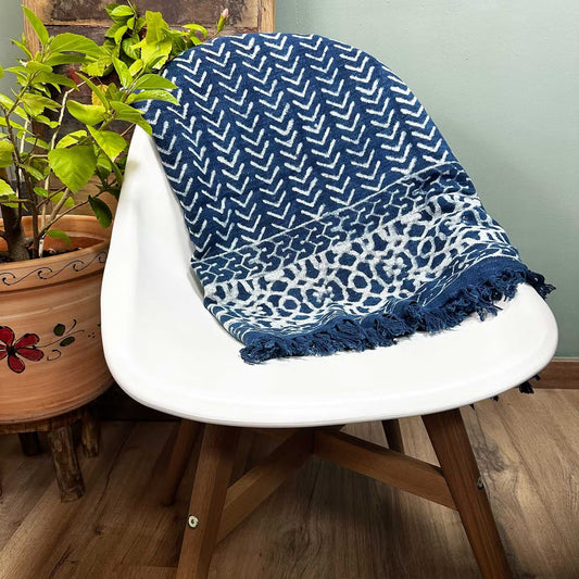 Handmade Indigo Throw: Seedha Arrows Pattern - 170x120cm