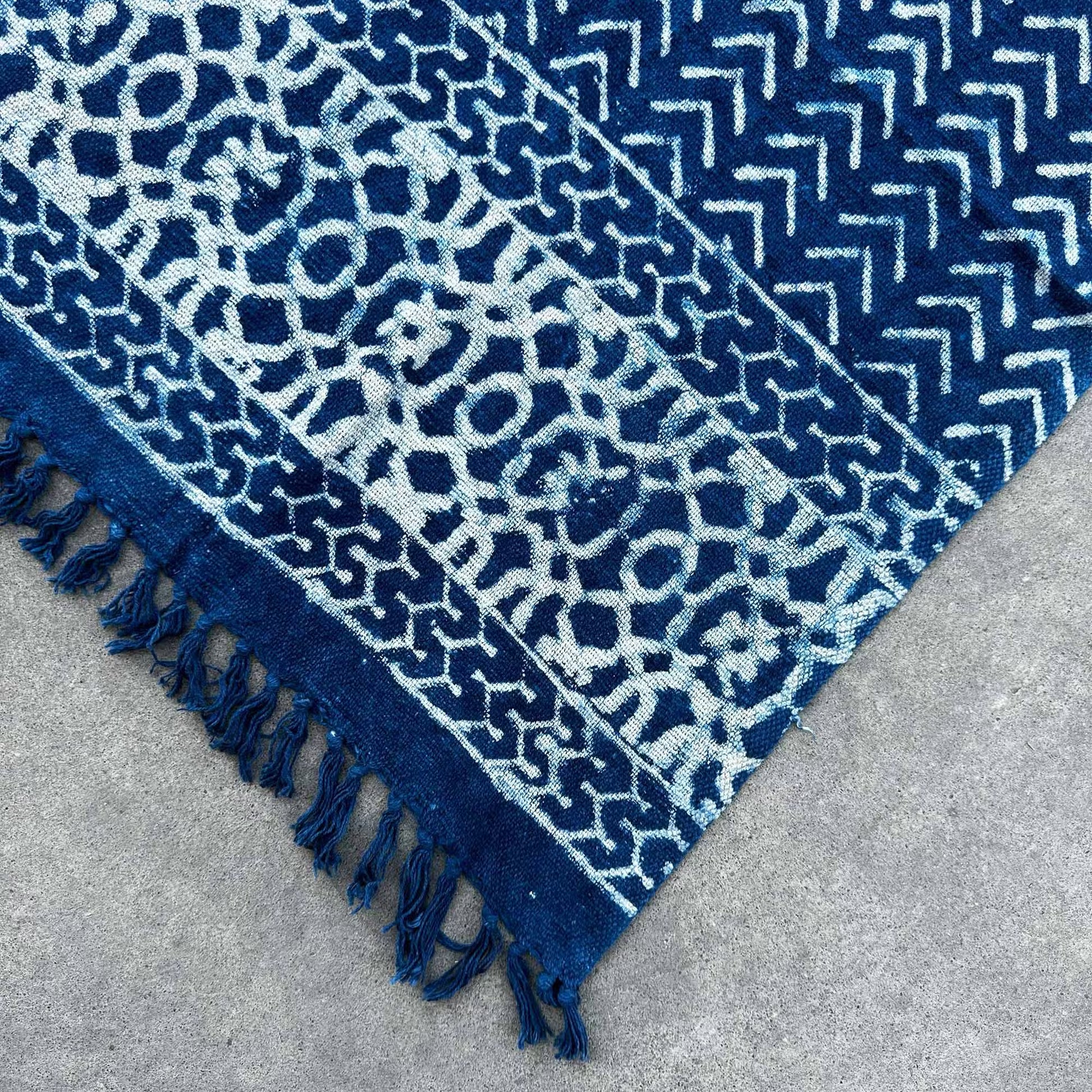 Handmade Indigo Throw: Seedha Arrows Pattern - 170x120cm