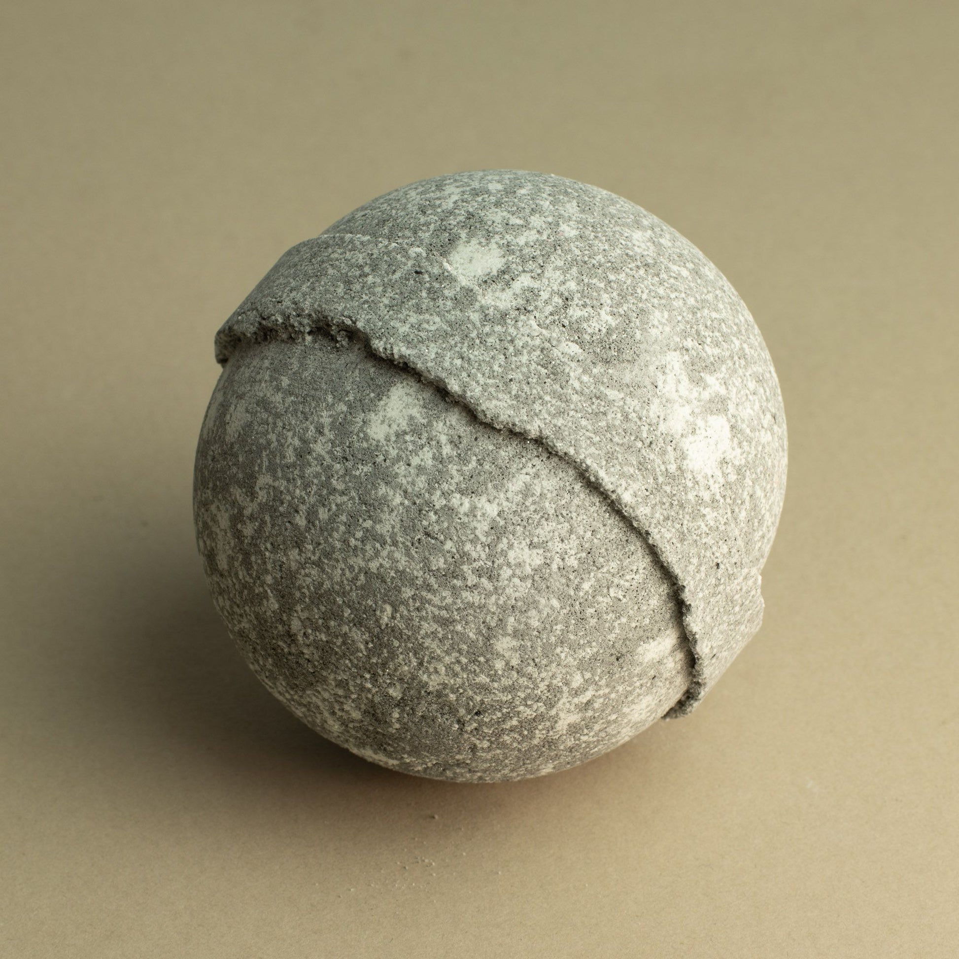 Elemental Crystal Bath Bomb: Wind & Air - 180g