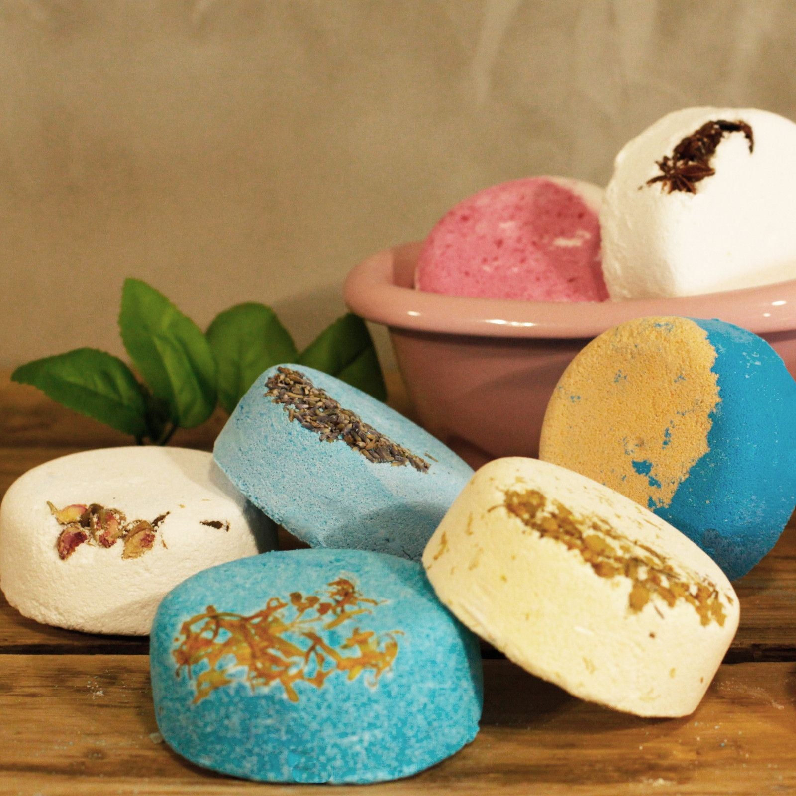 Floral Bath Fizzer Infused With Chamomile & Clary Sage Essential Oils - 200g