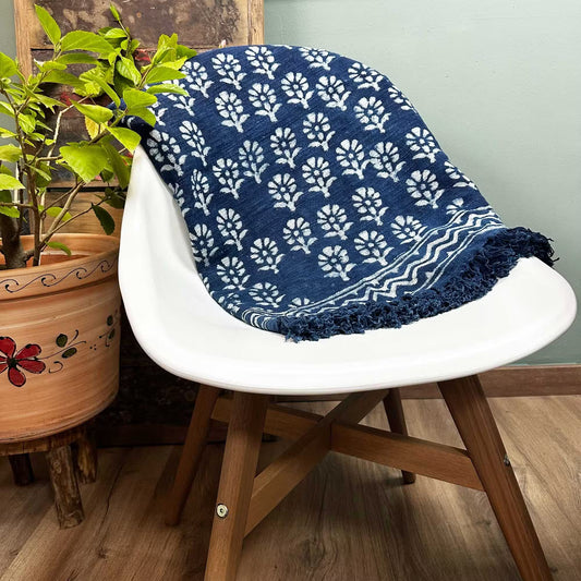 Handmade Indigo Throw: Chhota Flower Design - 170x120cm