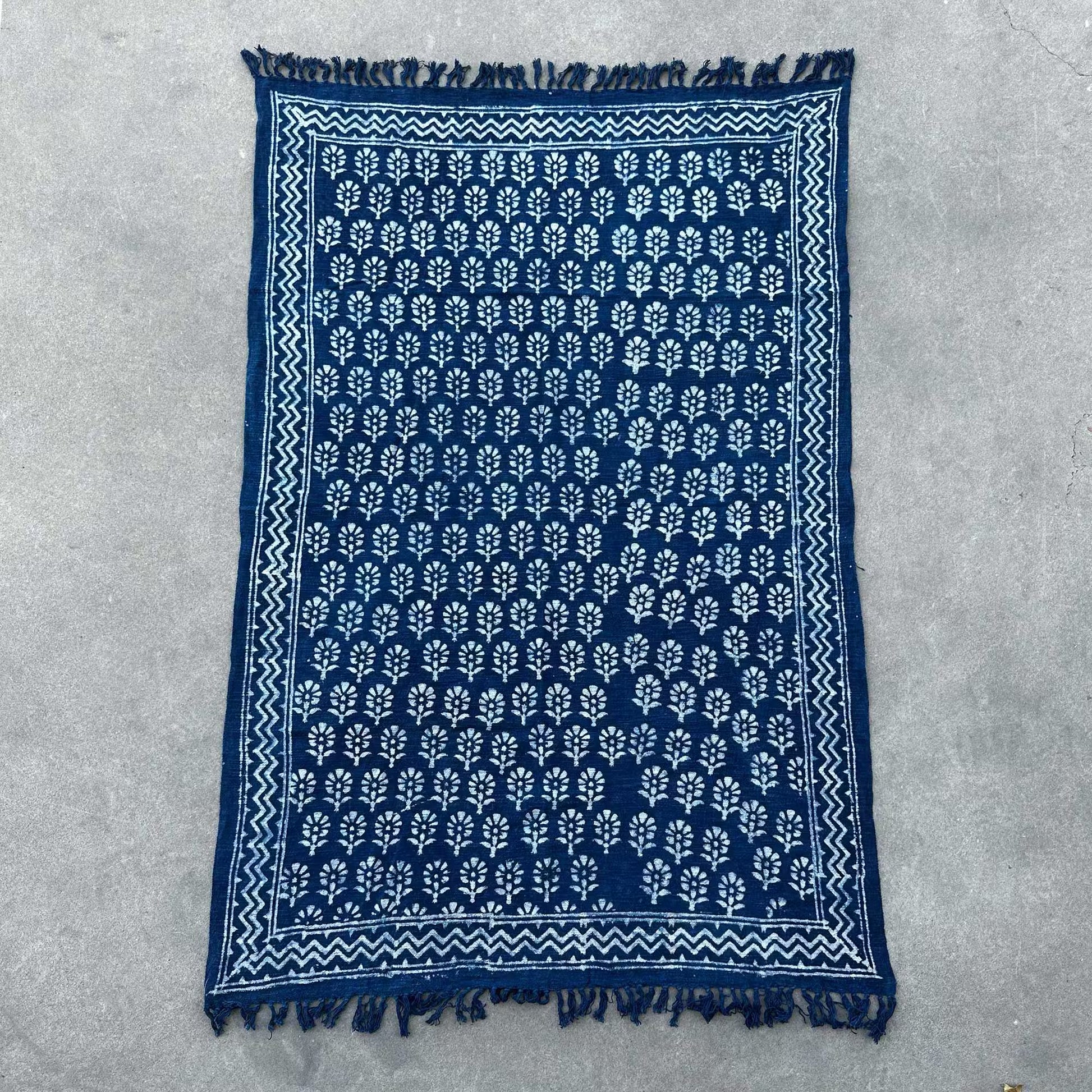 Handmade Indigo Throw: Chhota Flower Design - 170x120cm