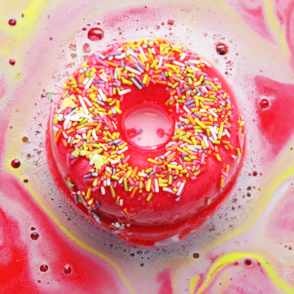 Strawberry & Banana Doughnut Bath Bomb - 180g