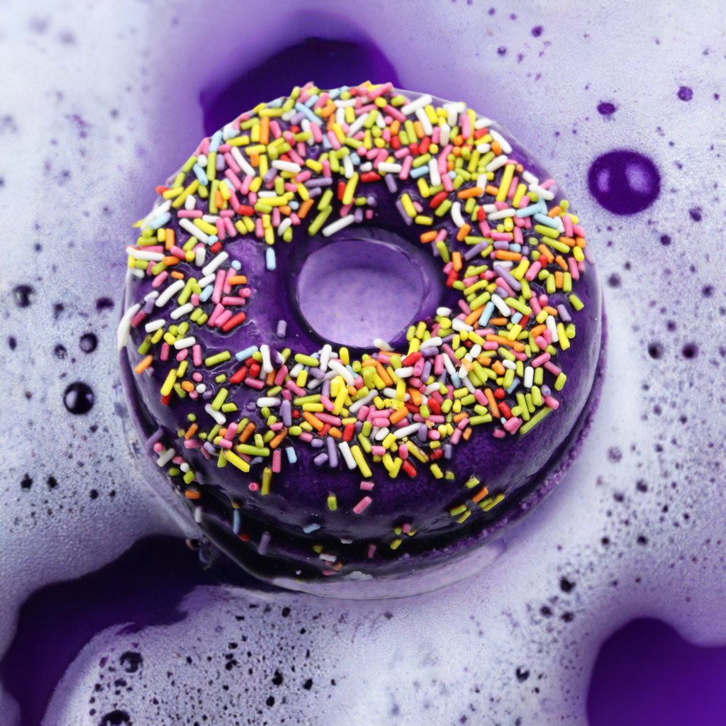 Blackberry & Almond Doughnut Bath Bomb - 180g