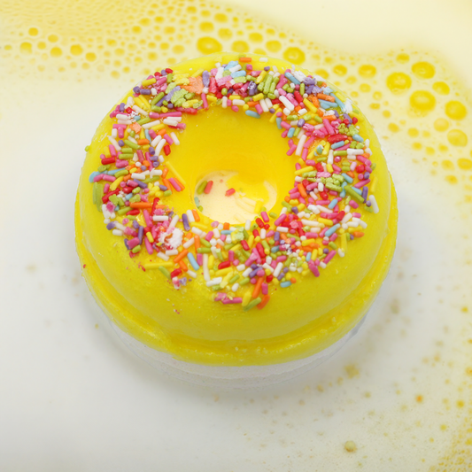 Lemon Meringue Doughnut Bath Bomb - 180g - Bath & Soak