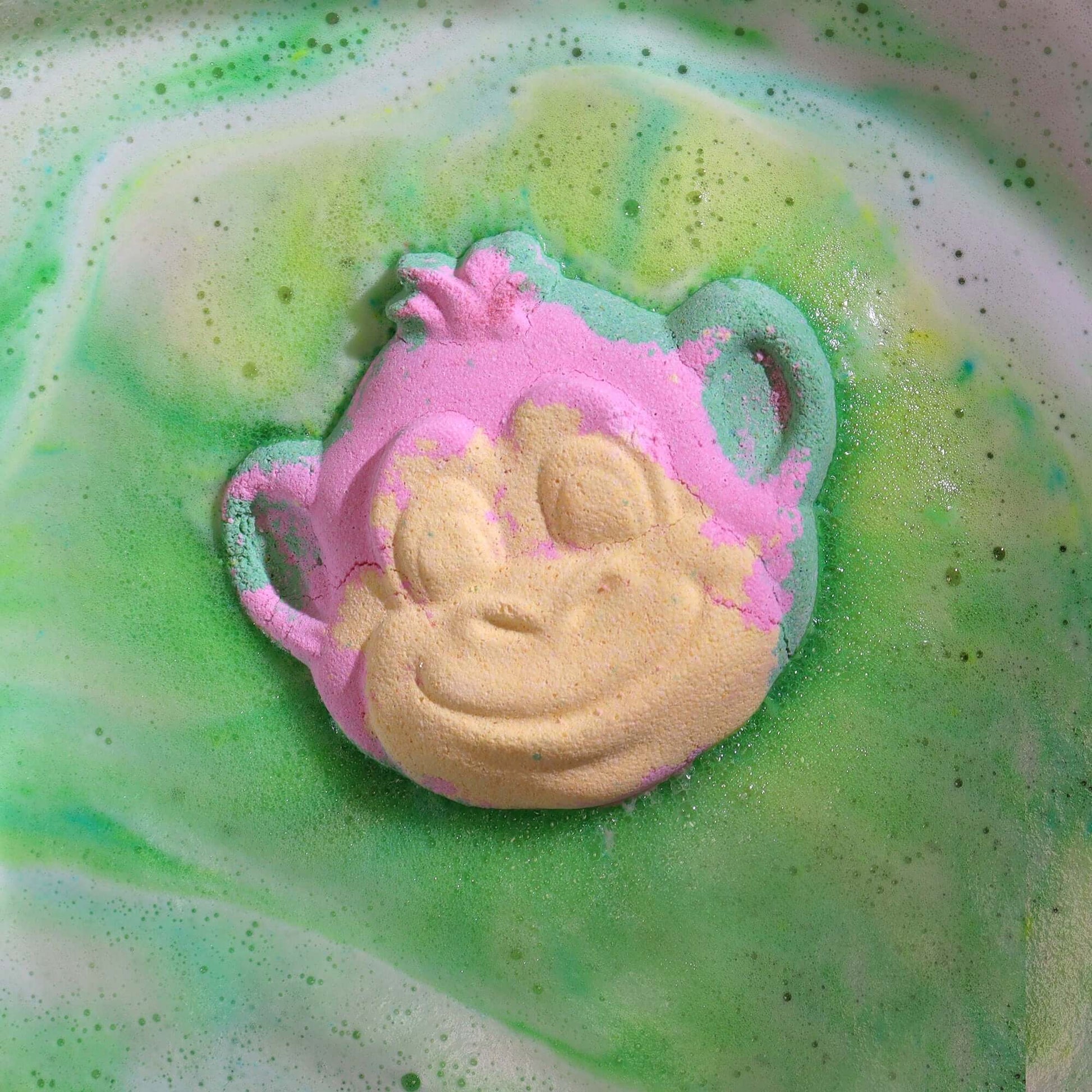 🐵 Guava & Strawberry Scented Monkey Bath Bomb For Kids - 90g