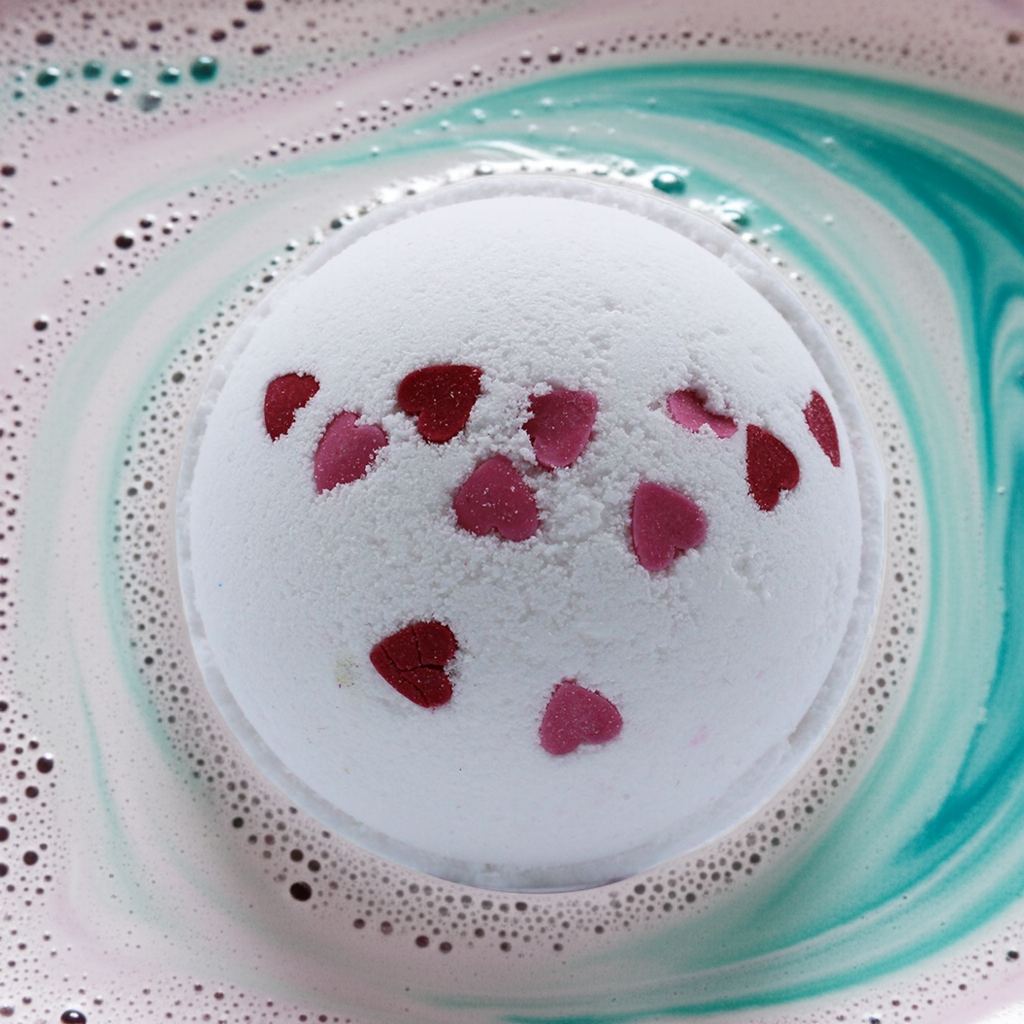 Love Hearts Bath Bomb - 180g